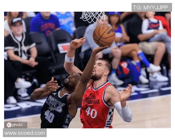 马刺与快船第五场激战回顾球迷热议精彩瞬间与关键时刻